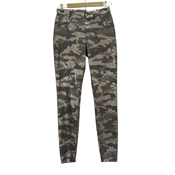 HUE Denim - HUE Camo Metallic Skinny Pants Women’s Size Small – Stretchy, Stylish, & Sleek